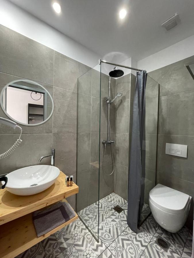 Orchard Retreat Aparthotel Himare Buitenkant foto
