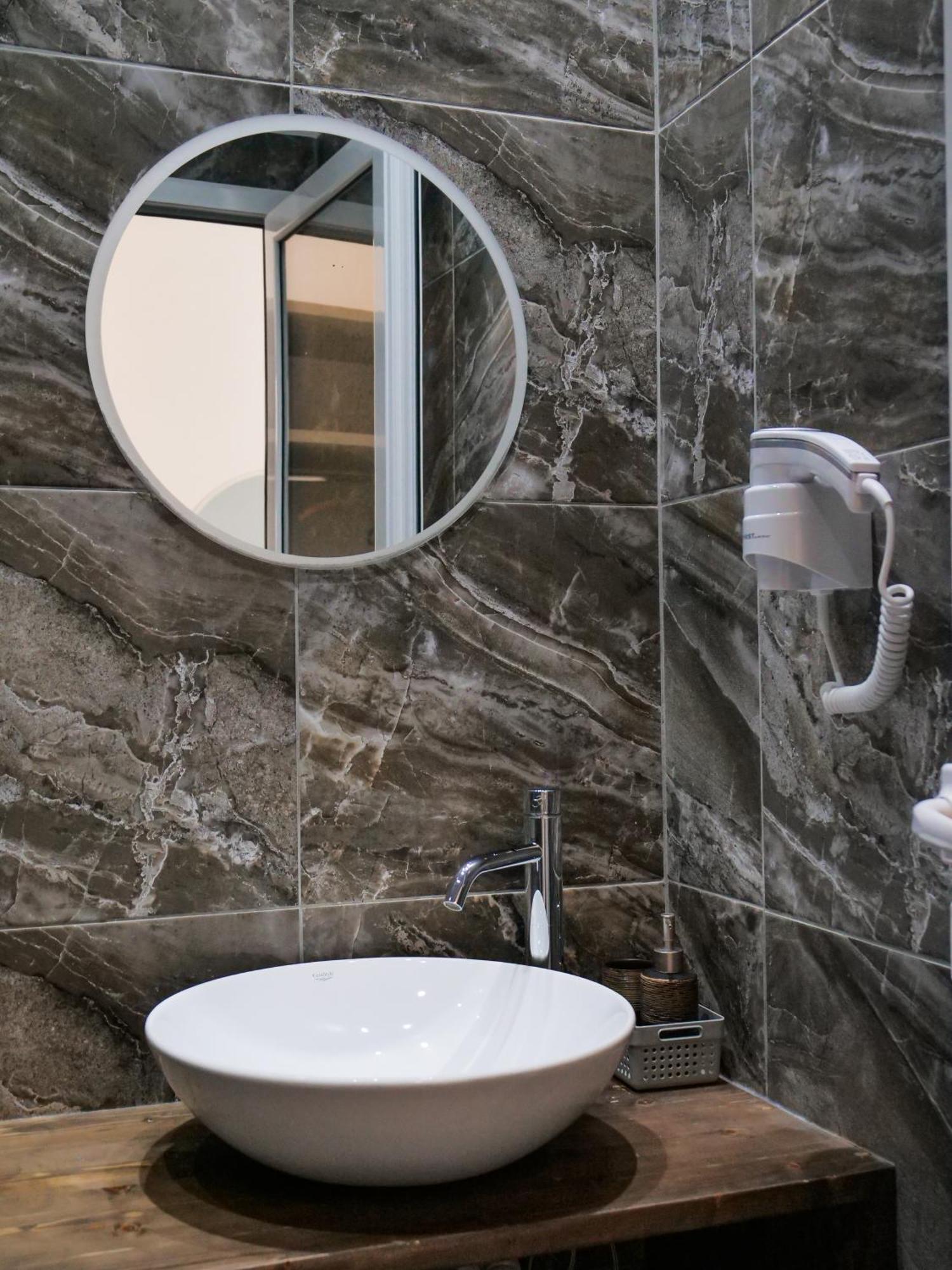 Orchard Retreat Aparthotel Himare Buitenkant foto