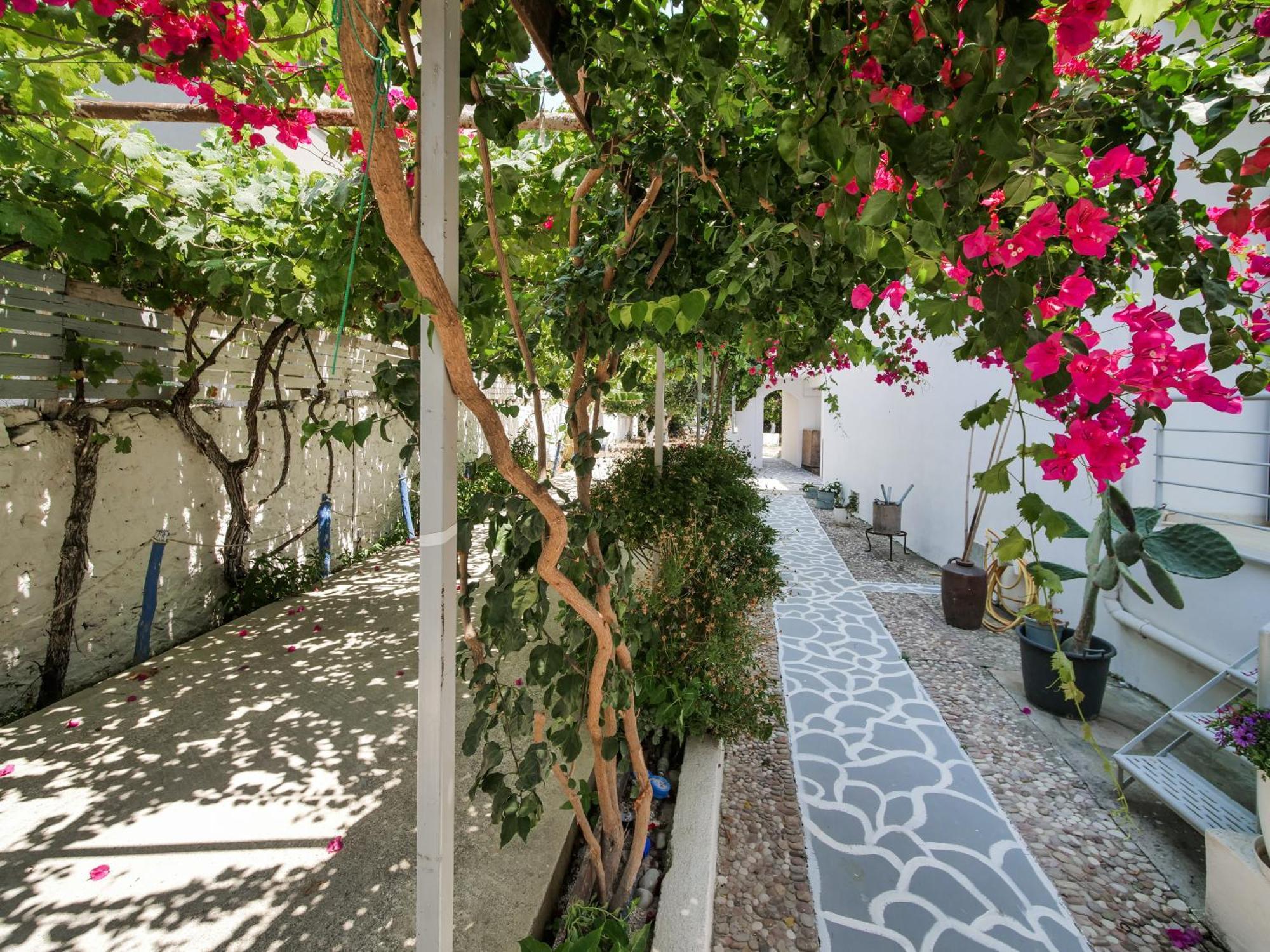 Orchard Retreat Aparthotel Himare Buitenkant foto