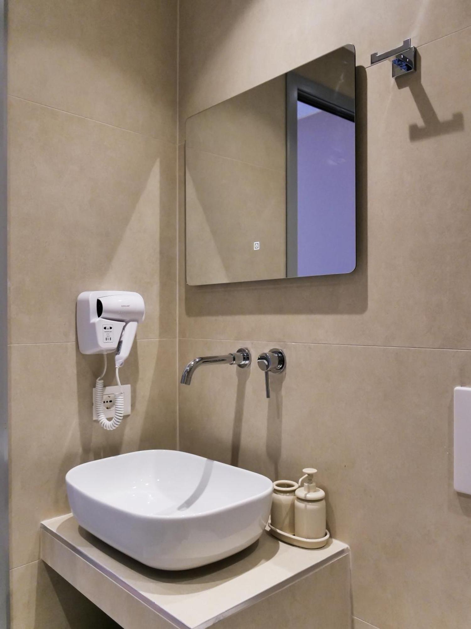 Orchard Retreat Aparthotel Himare Buitenkant foto