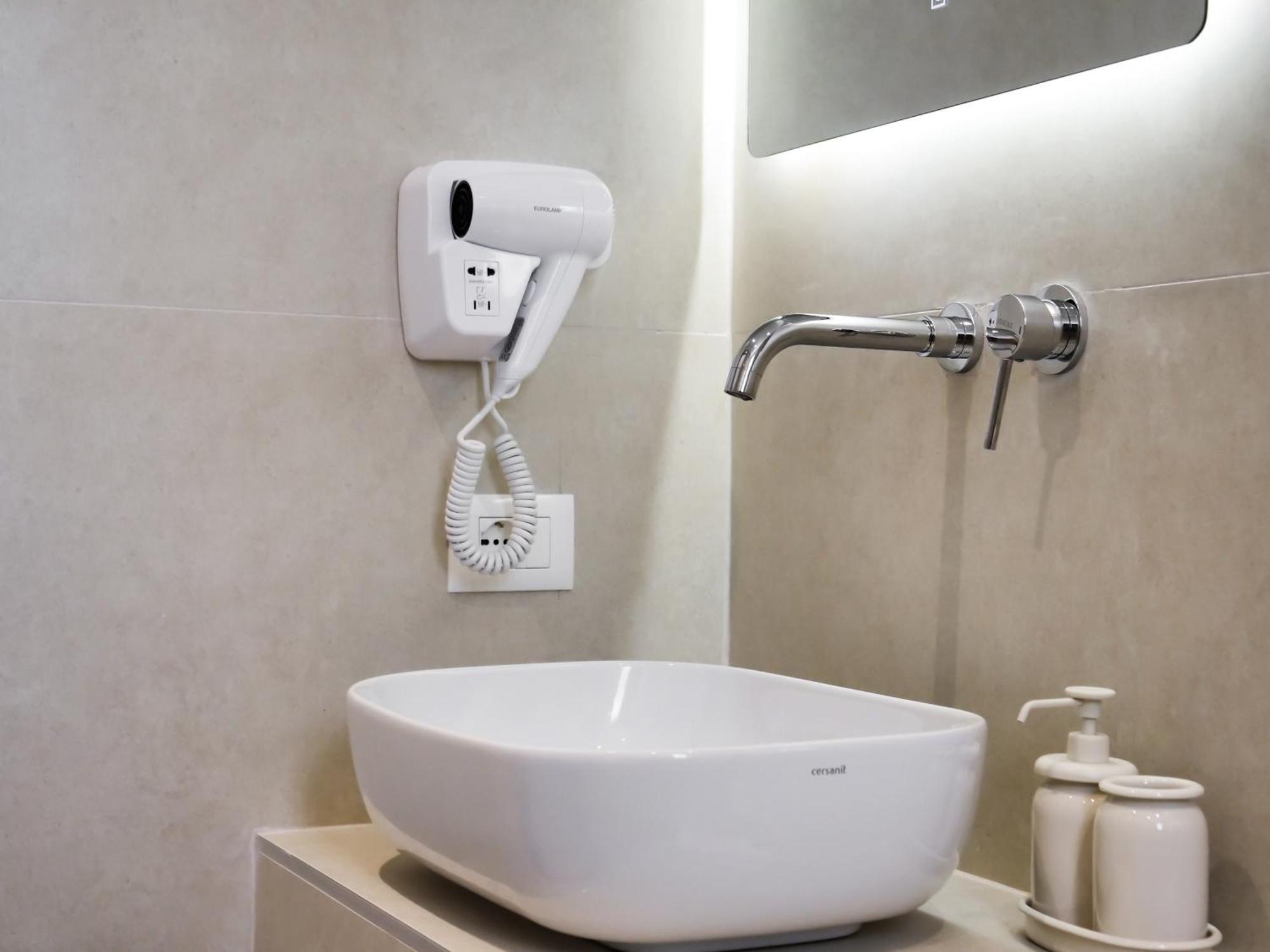 Orchard Retreat Aparthotel Himare Buitenkant foto